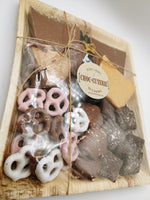 Load image into Gallery viewer, Choc-&#39;cuterie&#39; Market Tray - Large
